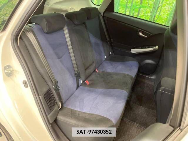Toyota PRIUS 2013-10 346864-12