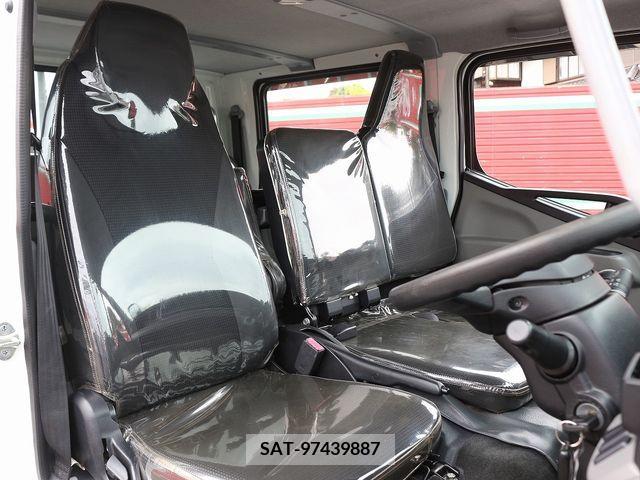 Mitsubishi CANTER 2019-01 294455-17