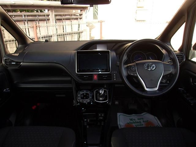 Toyota NOAH HYBRID 2021-03 23648-13
