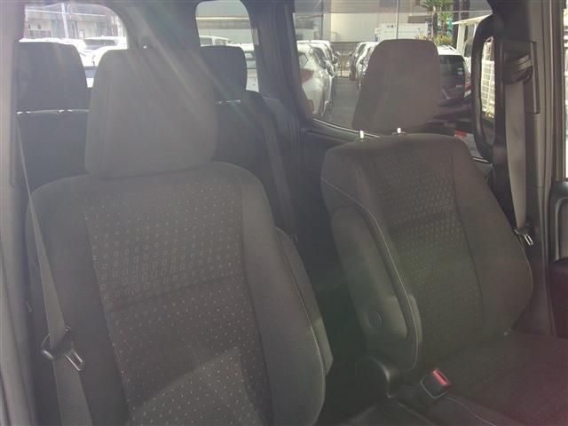 Toyota NOAH HYBRID 2021-03 23648-22