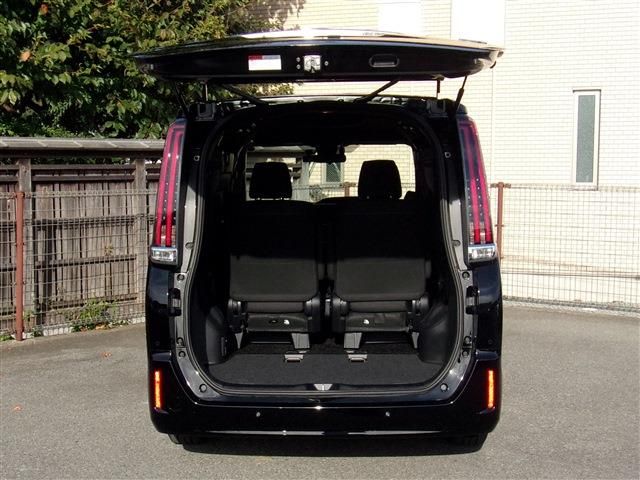 Toyota NOAH HYBRID 2021-03 23648-8