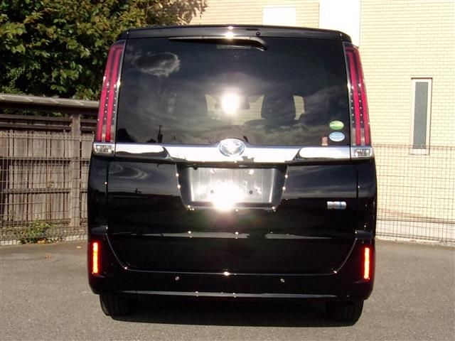 Toyota NOAH HYBRID 2021-03 23648-7
