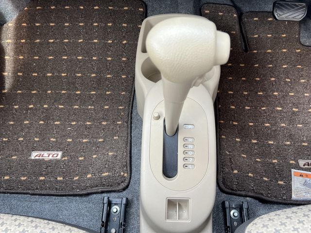 Suzuki ALTO 2011-10 17657-13