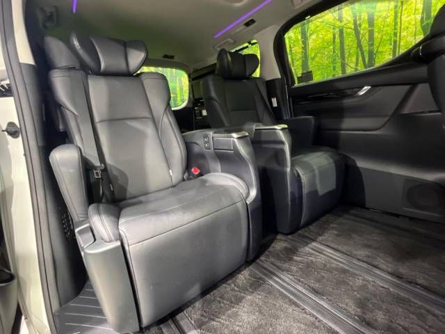 Toyota ALPHARD 2018-09 11301-9
