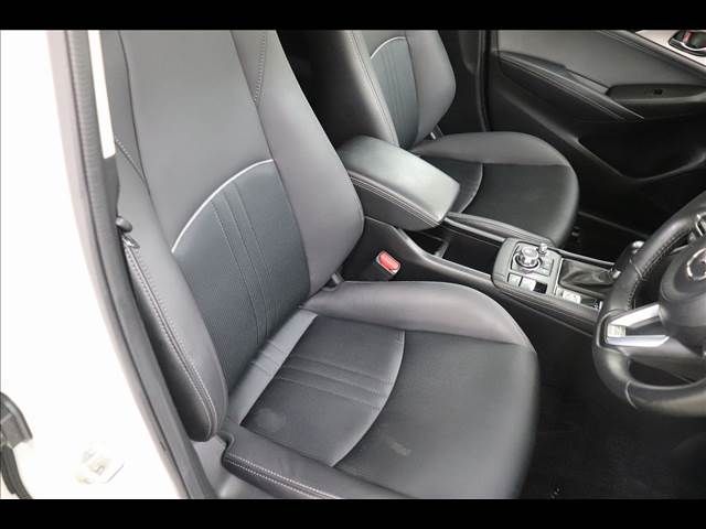 Mazda CX-3 2019-02 24238-10