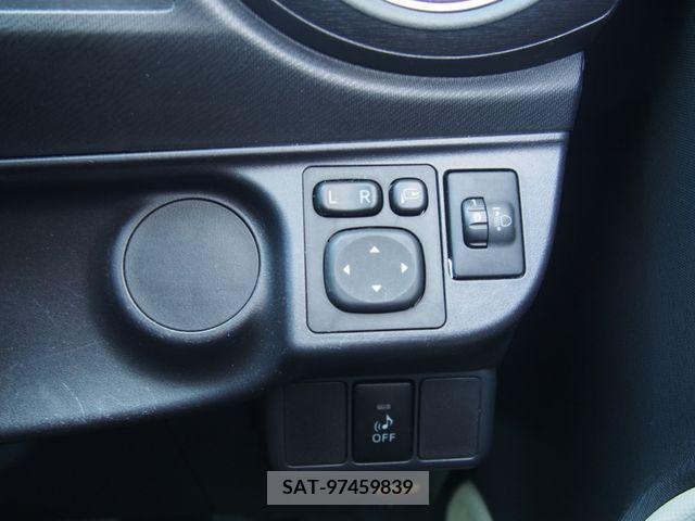 Toyota AQUA 2014-11 356222-12