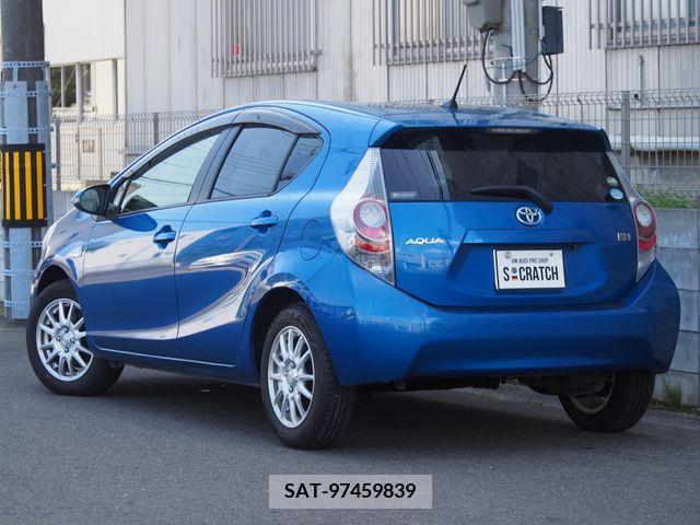 Toyota AQUA 2014-11 356222-2