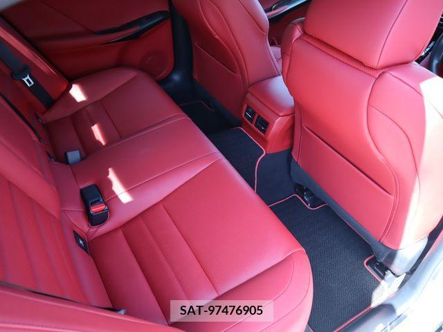 Lexus IS 2021-08 236363-10