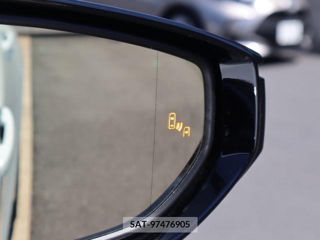 Lexus IS 2021-08 236363-17