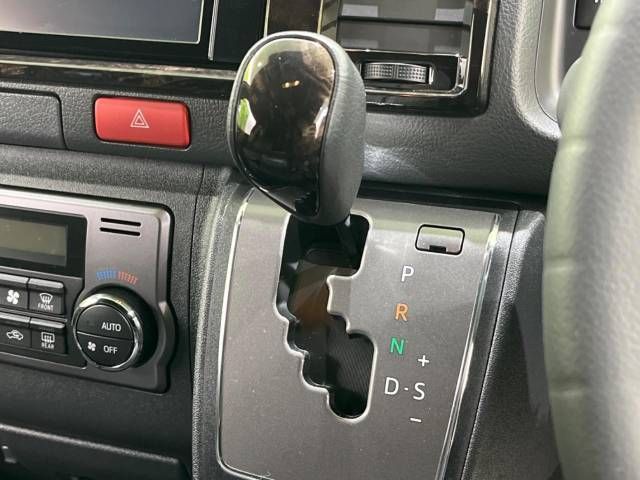 Toyota HIACE VAN 2021-06 182157-19