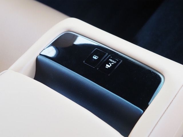 Lexus LS 2020-11 28289-12