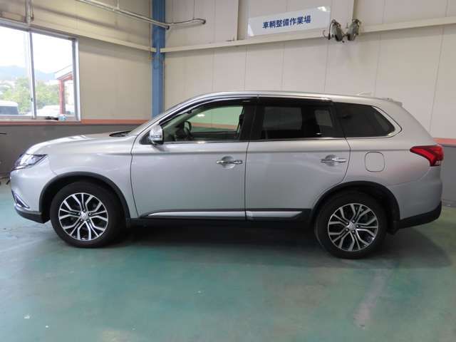 Mitsubishi OUTLANDER 2018-06 10187-5