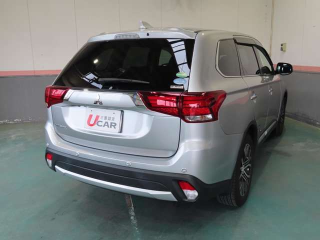 Mitsubishi OUTLANDER 2018-06 10187-1