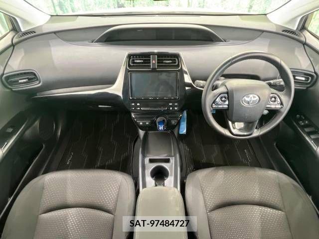 Toyota PRIUS 2020-08 332083-1