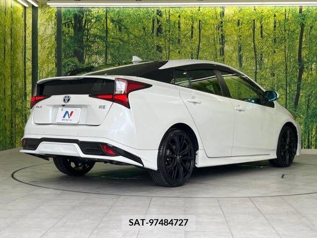 Toyota PRIUS 2020-08 332083-17