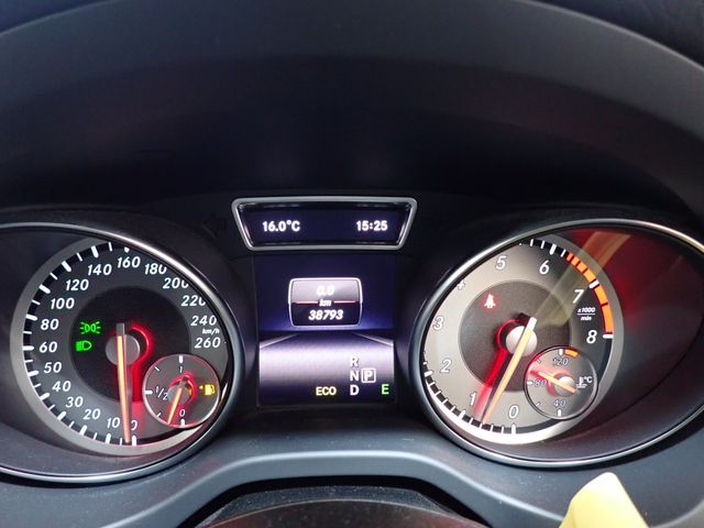 Mercedes Benz CLA-CLASS 2014-02 26725-15