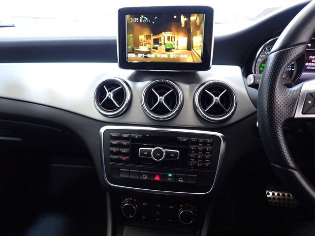 Mercedes Benz CLA-CLASS 2014-02 26725-19