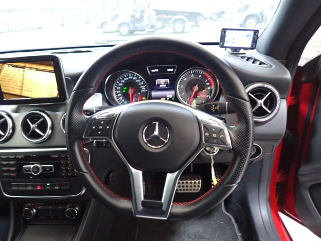 Mercedes Benz CLA-CLASS 2014-02 26725-14