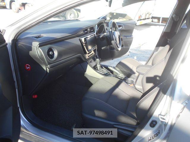 Toyota AURIS 2017-04 261479-9