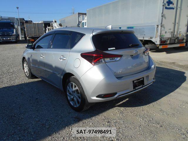 Toyota AURIS 2017-04 261479-1