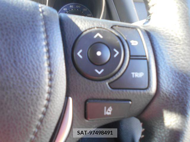 Toyota AURIS 2017-04 261479-15