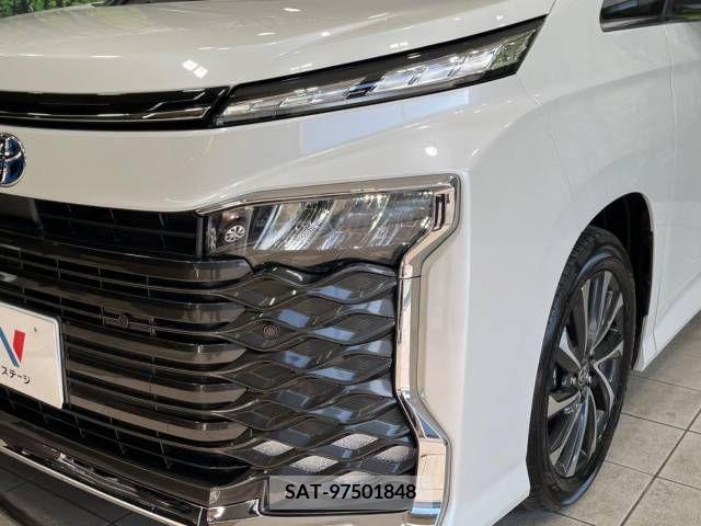 Toyota VOXY HYBRID 2022-12 350383-12