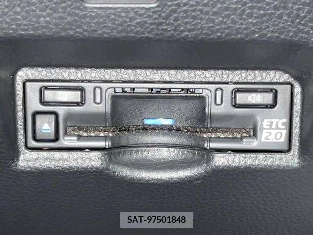 Toyota VOXY HYBRID 2022-12 350383-7
