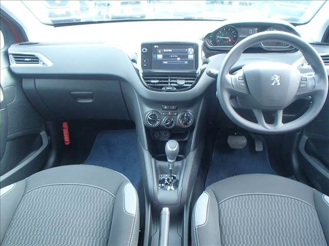 Peugeot 208 2017-03 194892-2