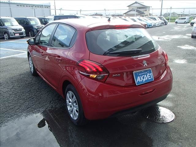 Peugeot 208 2017-03 194892-5