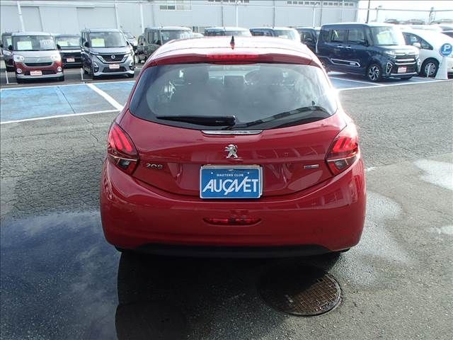 Peugeot 208 2017-03 194892-6