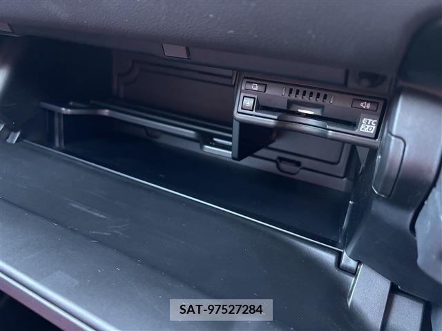 Lexus UX 2019-02 313514-10