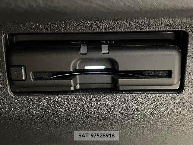 Nissan KICKS 2021-02 241579-15