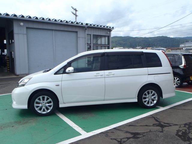 Toyota ISIS 2009-04 24144-4
