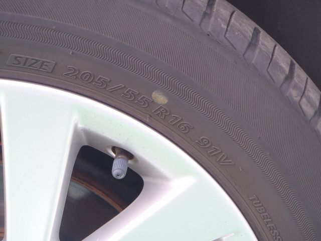 Toyota ISIS 2009-04 24144-8