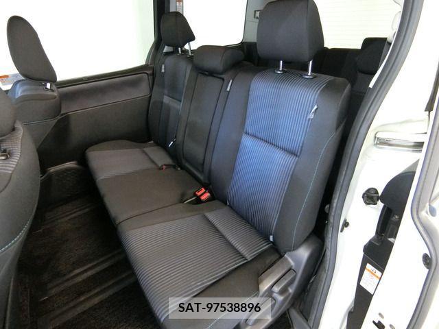 Toyota VOXY 2014-09 202878-7