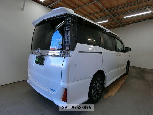 Toyota VOXY 2014-09 202878-14