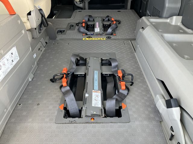 Nissan NV350 Caravan 2019-02 2097-12