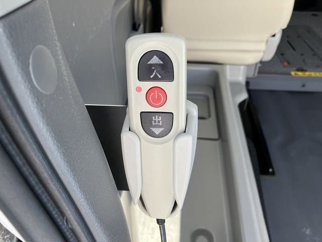 Nissan NV350 Caravan 2019-02 2097-9
