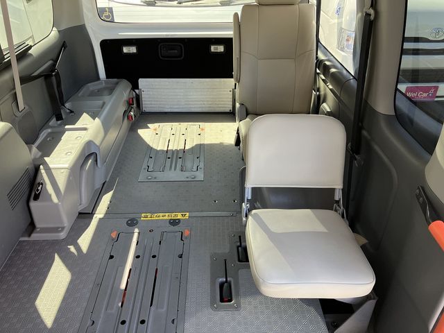 Nissan NV350 Caravan 2019-02 2097-19