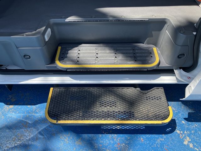 Nissan NV350 Caravan 2019-02 2097-13