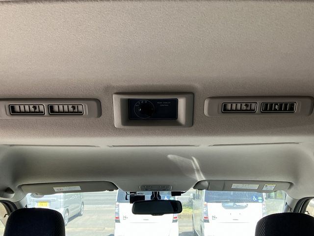 Nissan NV350 Caravan 2019-02 2097-20