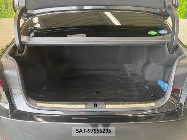 Lexus LS 2018-02 304726-10