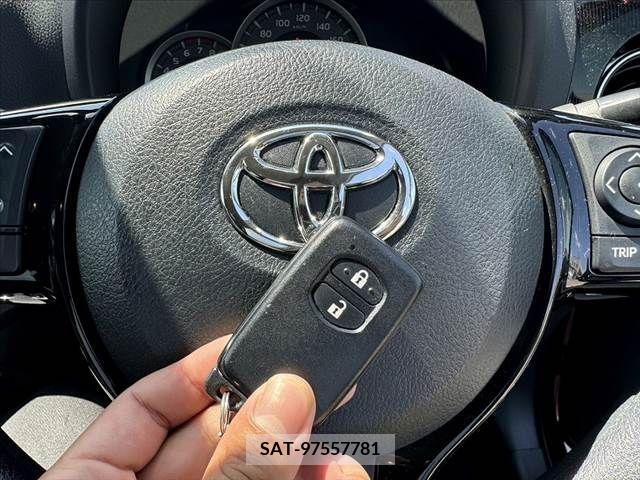 Toyota VITZ 2017-12 370170-21