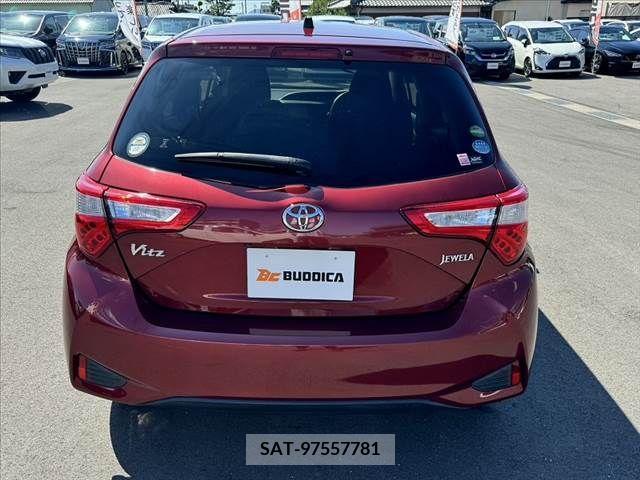 Toyota VITZ 2017-12 370170-13
