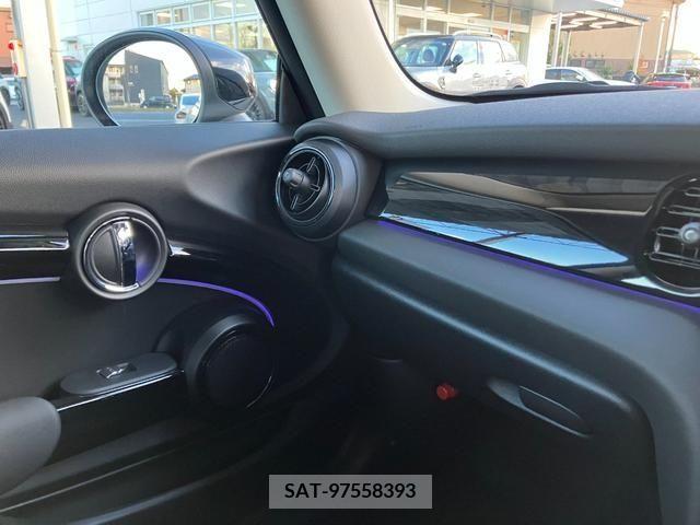 Bmw MINI 2023-09 208810-22