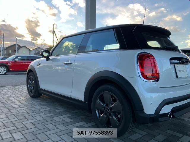 Bmw MINI 2023-09 208810-11