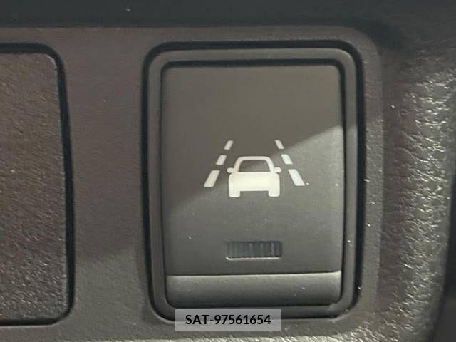 Nissan NOTE 2018-01 305422-6