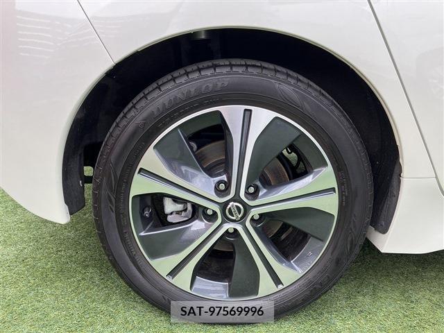 Nissan LEAF 2020-11 210700-15