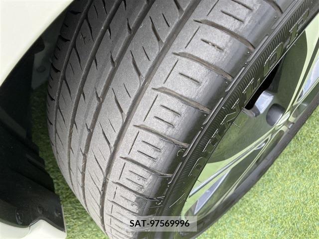 Nissan LEAF 2020-11 210700-14