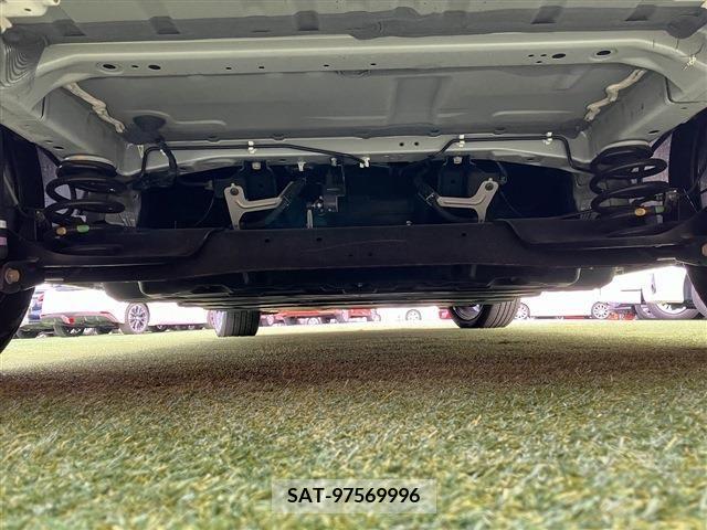 Nissan LEAF 2020-11 210700-12